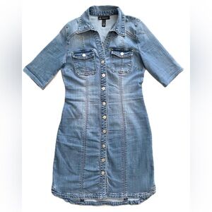 Snapped-Front Light Blue Denim Dress. Size M